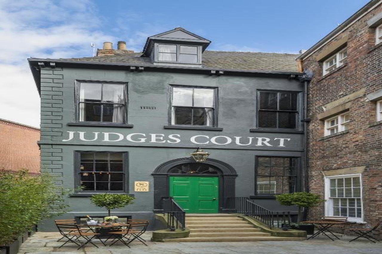 Judges Court Hotel York Luaran gambar